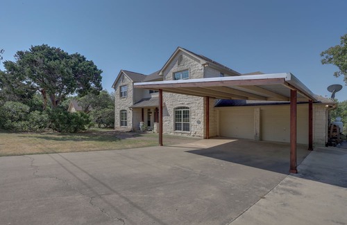 Leon Junction Maison | Stunning 5 bedroom with lake access