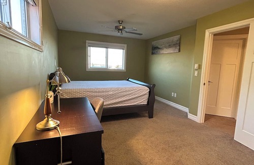 Fort St. John Maison | Family-size Spacious Executive Duplex