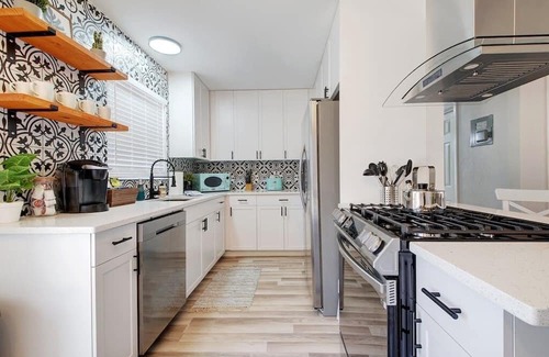 University Hills and Windsor Park Maison | Cutest Little House in Texas! Vintage Inspired Remodel ACL-COTA-MUELLER