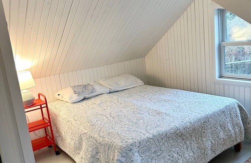 North Hero Cottage | Pear Tree Cottage - North Hero Waterfront Property