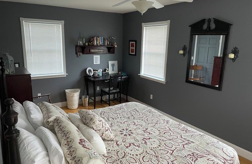 Canton Maison | 4500 Sq ft Large 5 Bedroom 4 Bath Home Close to Colleges