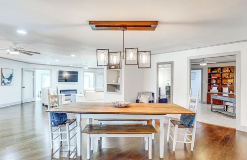 Burnside Maison | Group Getaway in Gonzales ~ 25 Mi to Baton Rouge!