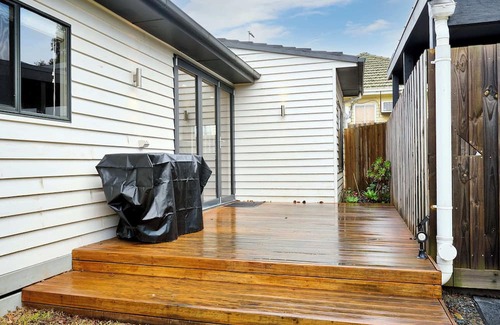 Heathmont Maison | 4 Bedroom Home in Heathmont Perfect for Families