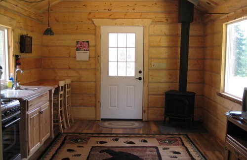 Trout Creek Cabine | Delightful log cabin in Trout Creek