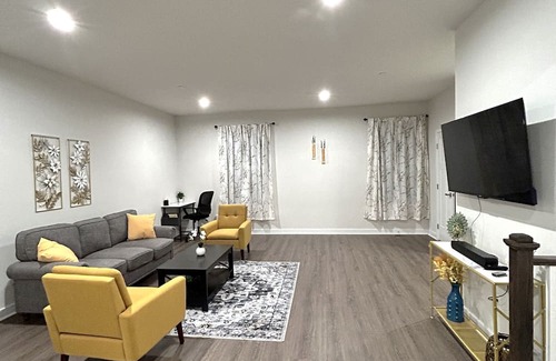 Gibsonia Maison | Newly built 3-bedroom townhome with comfort and style