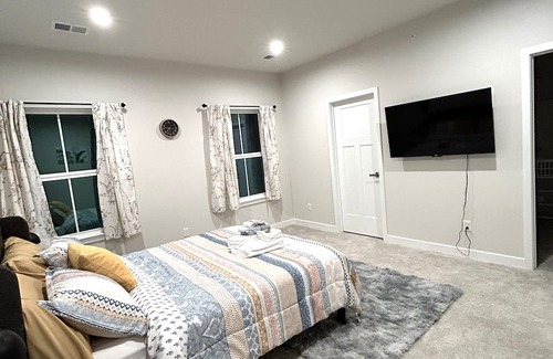 Gibsonia Maison | Newly built 3-bedroom townhome with comfort and style