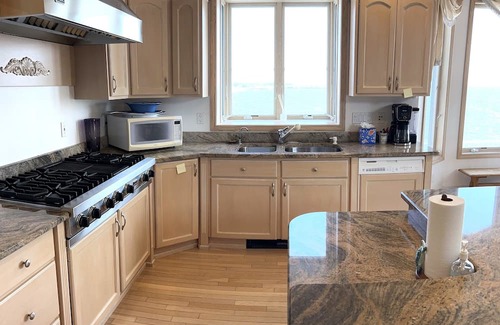 South Seaside Park Maison | Water Front Spacious 5-bedroom house with WiFi, AC in beautiful Seaside Park
