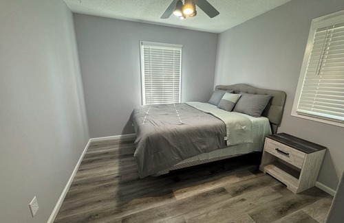 Brooklyn Park Maison | Spacious 5-Bedroom Retreat with Finished Basement - 18 Miles from the City