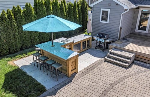 Manasquan Maison | Charming 4 Bedroom House with Pool and tropical backyard Oasis
