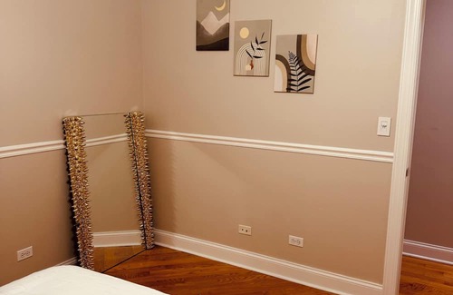 Bridgeport Copropriété | Spacious 5-bedroom 4-bath condo with Fireplace, Patio and WiFi in Chicago