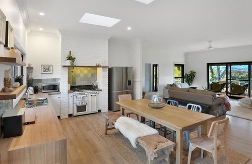 Mansfield Maison | Macs 75 - Luxurious Farm Getaway
