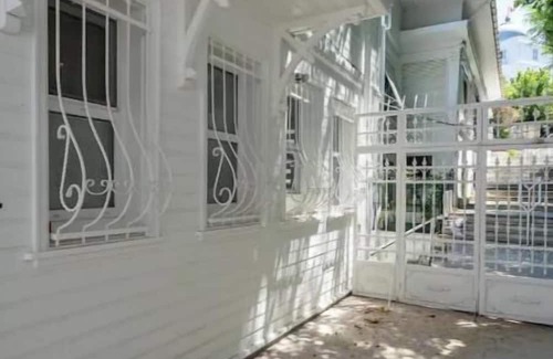 Adalar Appartement | Luxury palace house 2+1, Magnificent sea view