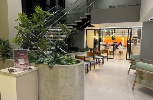 Agua Verde Appartement | Studio completo no Batel, com cozinha, Wi-Fi e mesa para trabalho/refeições