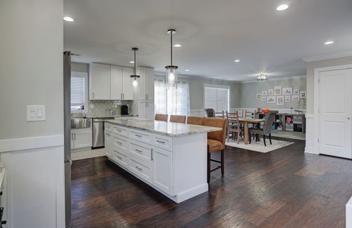 Morgan Maison | 4-bedroom House with Ocean View near NYC Train, Ferry, Waterfront with WiFi, AC