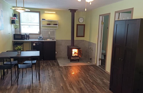Likely Cabine | Cozy cabin at Cedar Creek , Likely BC