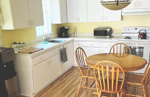 South Glengarry Cabine | Beautiful 2BR Waterfront Cottage! #3