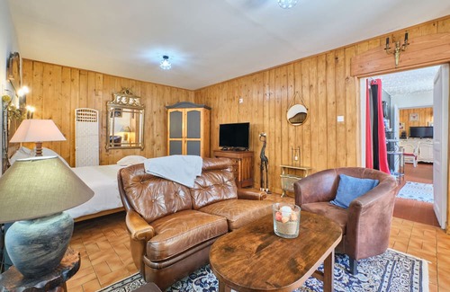 Saint-Martin-en-Vercors Appartement | Apartment 'Gte Edelweiss' with Mountain View, Private Terrace and Wi-Fi