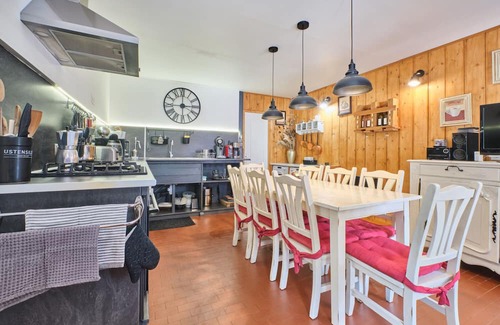 Saint-Martin-en-Vercors Appartement | Apartment 'Gte Edelweiss' with Mountain View, Private Terrace and Wi-Fi
