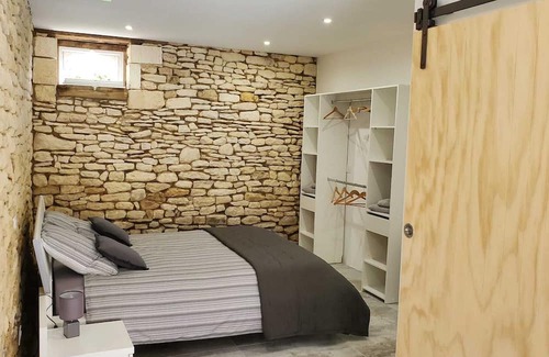 Archignac Maison | Holiday Home 'Gîte De Charme Avec Piscine Privée' with Private Terrace and Air Conditioning