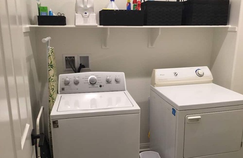 Ventura County Maison | Room in house with access to gym & pool, WiFi in beautiful Santa Paula