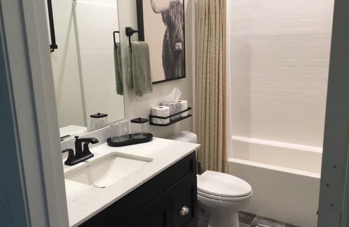 Ventura County Maison | Room in house with access to gym & pool, WiFi in beautiful Santa Paula