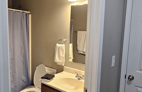 Morehead Appartement | Two bedroom and two bath, with soaker tub downtown in Morehead.