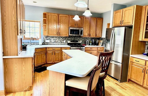 Hudson Maison | Spacious 6-bedroom house in charming Hudson