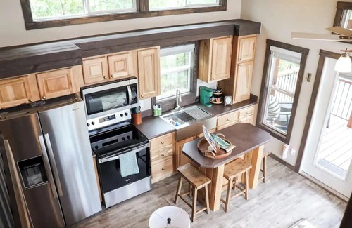 Clayton Cabine | New Tiny Home! Expansive Deck with Lake & Mtn Views!