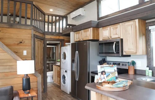 Clayton Cabine | New Tiny Home! Expansive Deck with Lake & Mtn Views!
