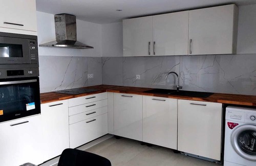 Millery Appartement | Apparemment Avec Piscine Dans une Maison Près de Lyon