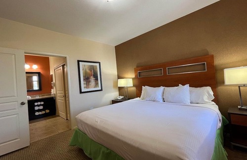 Spring Valley Station Balnéaire | Luxury one bedroom and one bathroom unit with full amenities