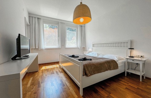 Augsdorf Appartement | 2-schlafzimmer Apartment, Terrasse, Seezugang