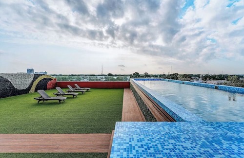 Centro Maison | Enjoy Our Rooftop Pool & Comfortable Room near Cultural Landmarks