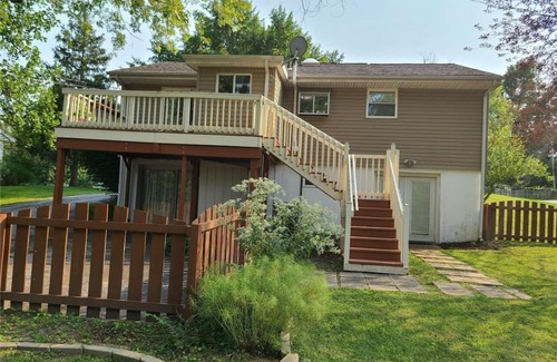 Ballwin Maison | Charming 1-bedroom in basement with AC, WiFi in awesome Ballwin