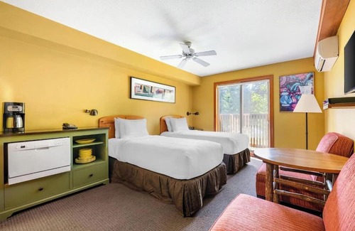Blackcomb Station Balnéaire | Cozy 2-bedroom resort with AC, fitness room in charming Whistler