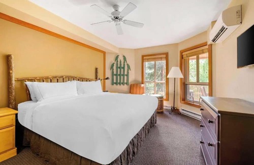 Blackcomb Station Balnéaire | Cozy 2-bedroom resort with AC, fitness room in charming Whistler