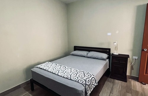 Villa Nueva Appartement | Charming 3-bedroom apartment with AC and WiFi in enchanting Amatitlán