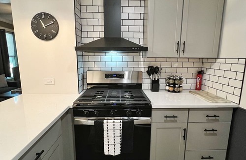 Syracuse Appartement | Newly renovated 2-bedroom apartment in welcoming Syracuse with AC, WiFi and Hea