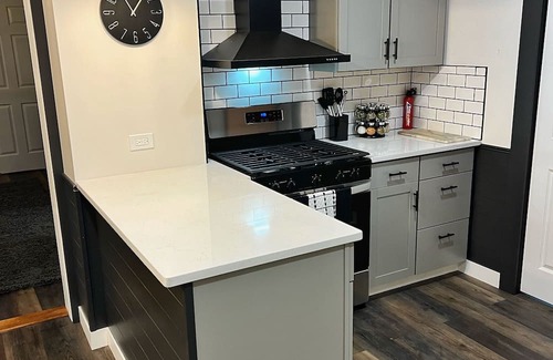 Syracuse Appartement | Newly renovated 2-bedroom apartment in welcoming Syracuse with AC, WiFi and Hea