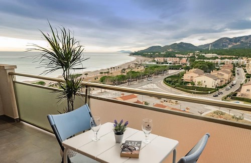 L'Hospitalet de l'Infant Appartement | Apartamento con Terraza, Vistas Playa y Montaña