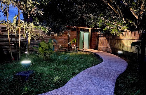 Dinalupihan Villa | Turquoise Tide Villa with beach style pool and Jacuzzi