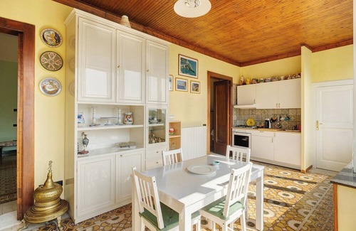 Cava de' Tirreni Appartement | Apartment 'Appartamento U' Vicariell' with Sea View, Shared Pool and Wi-Fi