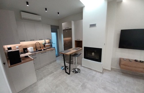 Lesvos Maison | 5 minutes to the center!Pet-Friendly!