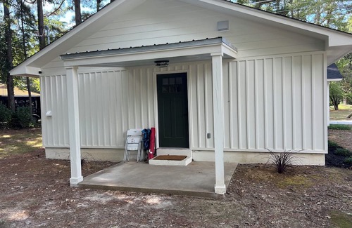 Batesville Maison | Charming 2-bedroom house with AC, WiFi in pleasant Batesville