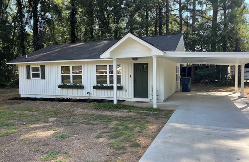 Batesville Maison | Charming 2-bedroom house with AC, WiFi in pleasant Batesville