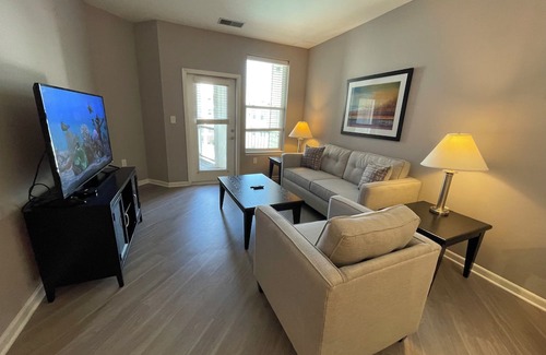 Polaris Appartement | Right at Polaris! 3rd floor w/elevator access and garage parking included!