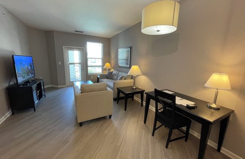 Polaris Appartement | Right at Polaris! 3rd floor w/elevator access and garage parking included!