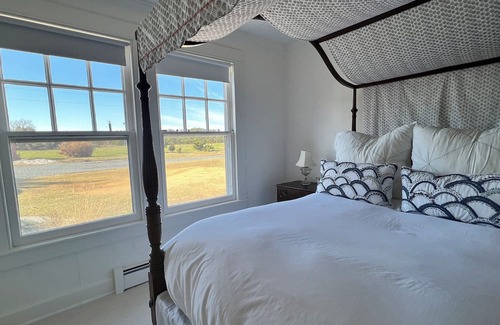 Snow Hill Autre | Exceptional Waterfront Farmhouse nestled between the cornfields and the bay