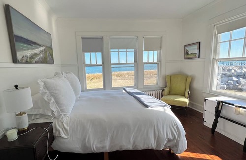 Snow Hill Autre | Exceptional Waterfront Farmhouse nestled between the cornfields and the bay
