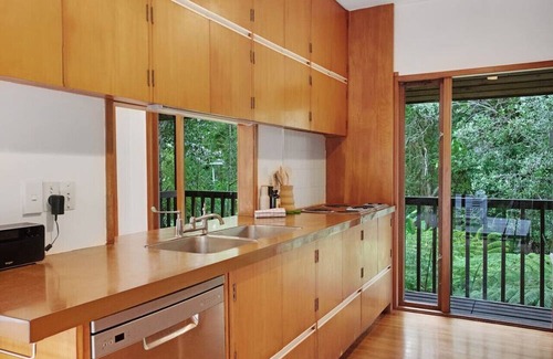 Northcote Maison | Woodside Retreat with Sauna, Ice Bath and BBQ